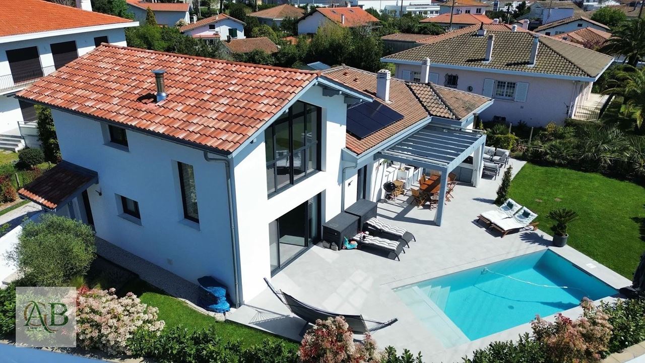 Villa / Maison 8 pièces  à vendre Anglet 64600