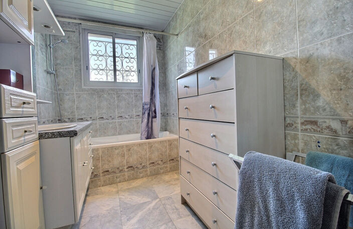 À vendre - Bel appartement familial dans maison en copropriét... — photo 5