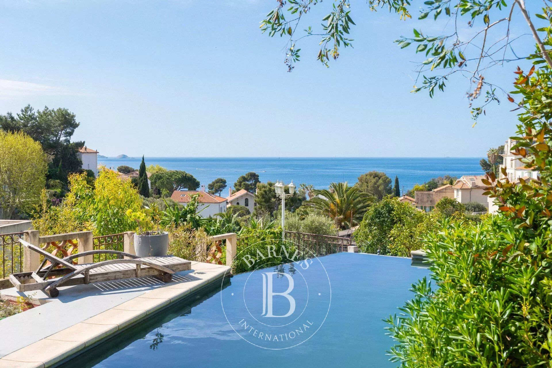 Villa / Maison  T8 à vendre Marseille 7eme 13007