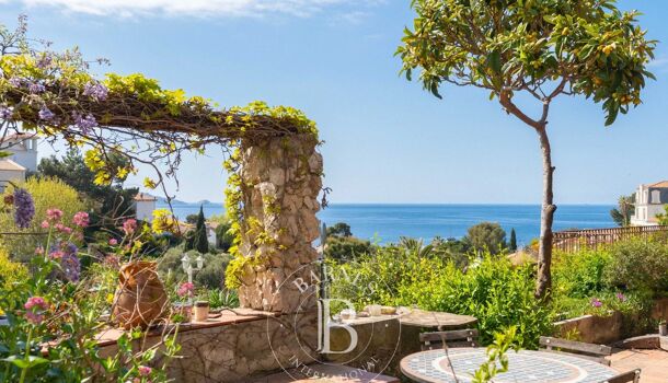 Villa / Maison 8 pièces  à vendre Marseille 7eme 13007