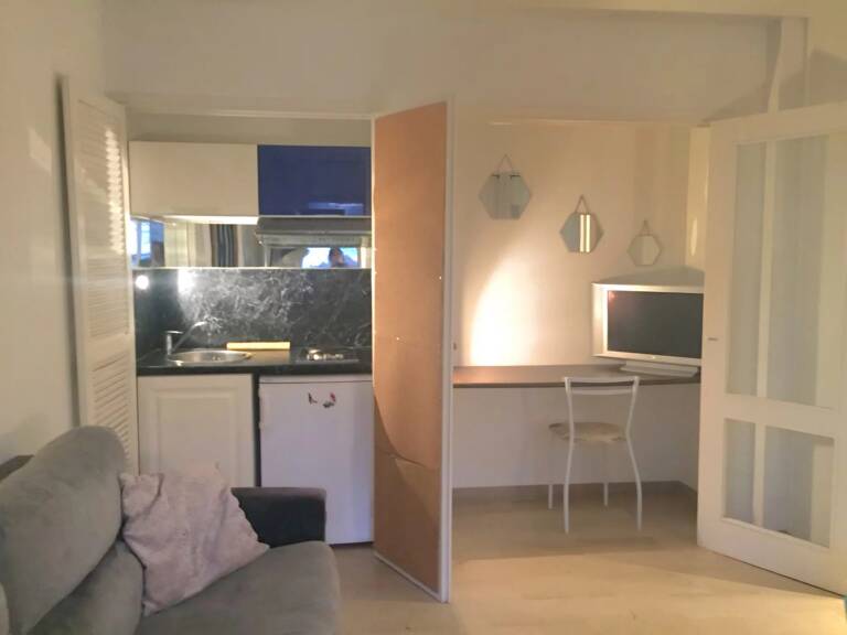 CANNES-ANGLAIS — photo 1