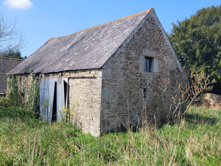Jolie bergerie en pierre à rénover, sur terrain clos et plat — photo 1