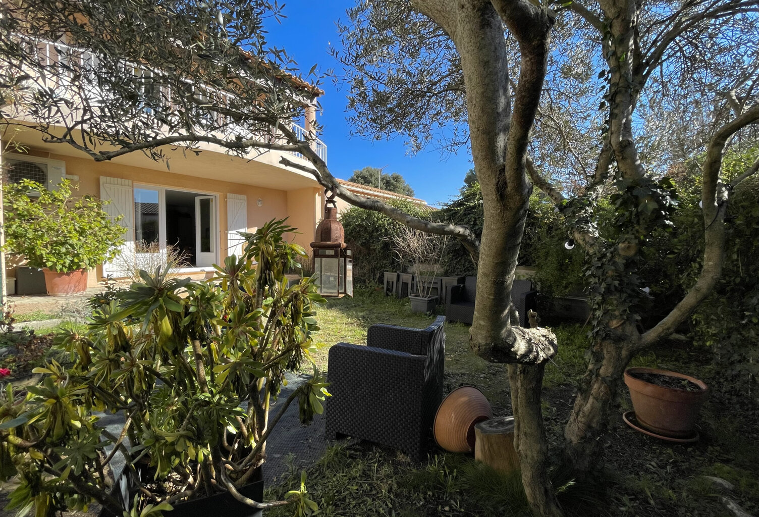 Maison T5 de 133m2 avec jardin ensoleillé — photo 1