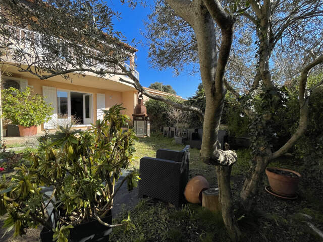 Maison T5 de 133m2 avec jardin ensoleillé — photo du bien
