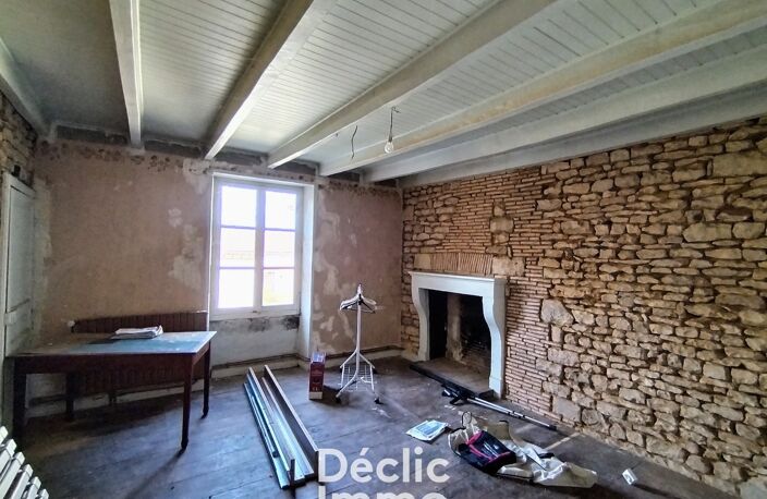 Maison 171 m² à finir de rénover avec un appartement de 66 m2 à Verteuil-en-Charente — photo 3