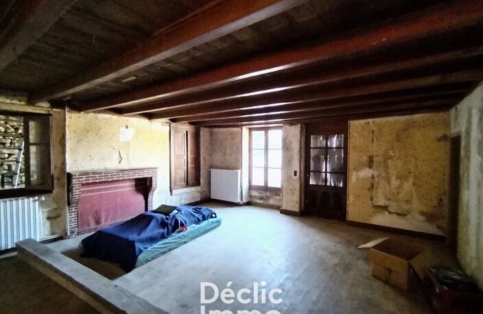 Maison 171 m² à finir de rénover avec un appartement de 66 m2 à Verteuil-en-Charente — photo 4