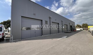 Commerce  382 m² à louer à Rousset (13790)