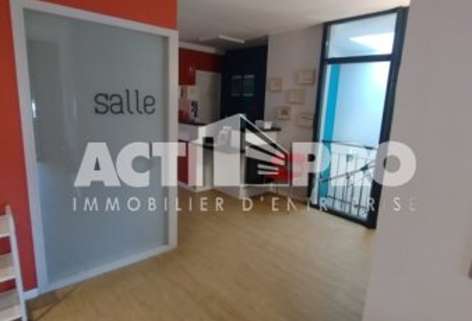 Bureaux à vendre — photo 1