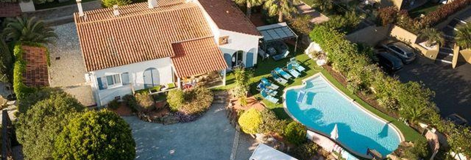 Commerce  2364 m² à vendre à Roquebrune-sur-Argens (83380)