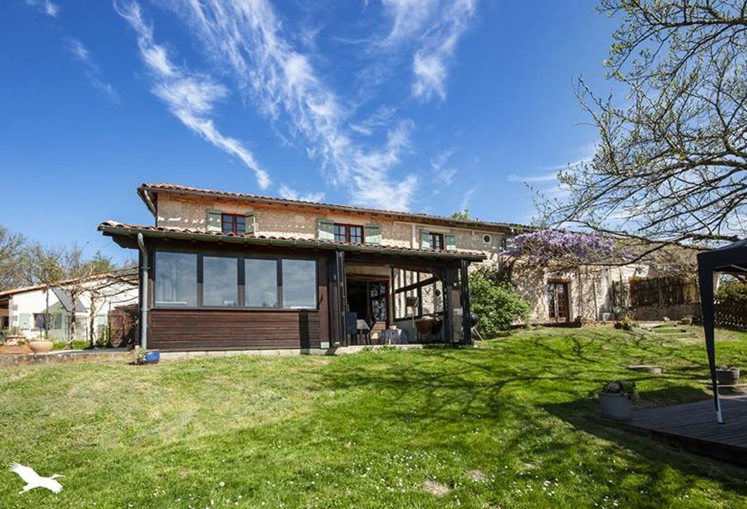 Maison en pierre de 9 pièces principales — photo 1