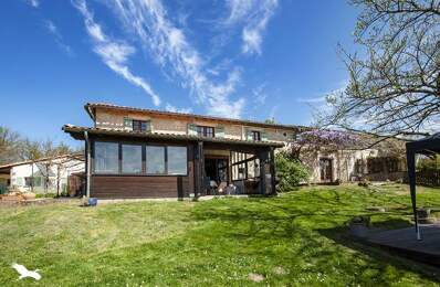 Maison en pierre de 9 pièces principales — photo du bien