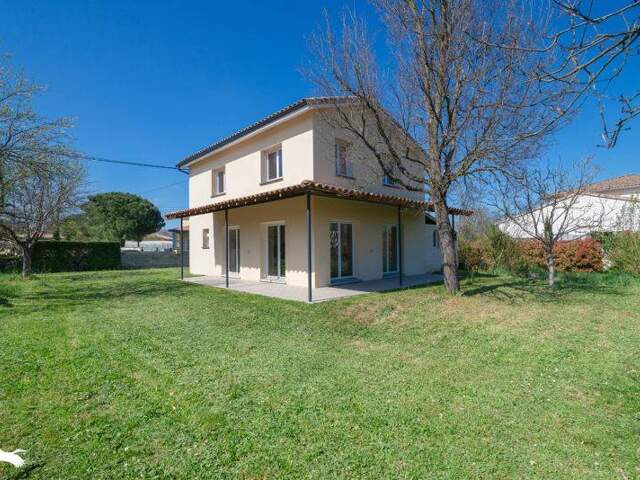 Villa de 5 pièces principales — photo du bien