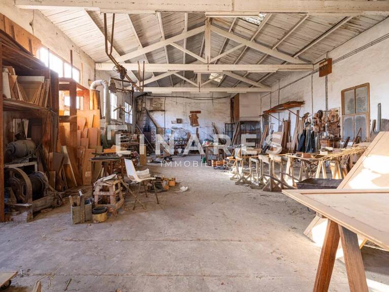LA MENUISERIE - Entrepôt 220m² - terrain 850m² - 13009 — photo 1