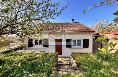 Maison avec garage 3/4 pièces — photo du bien