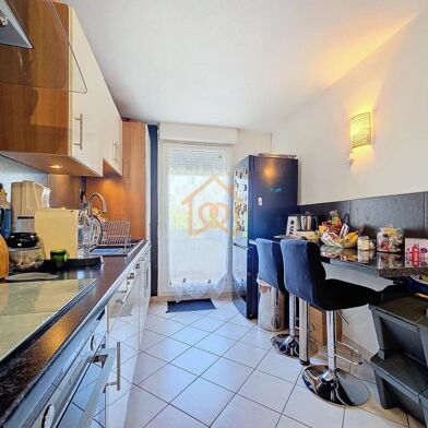 Appartement 4 pièces 240000 €