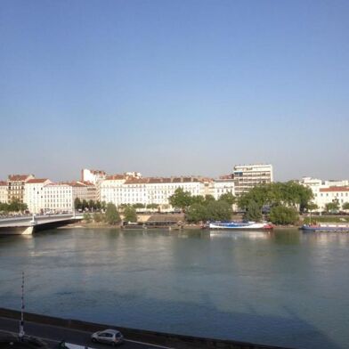Appartement 3 pièces 1073 €