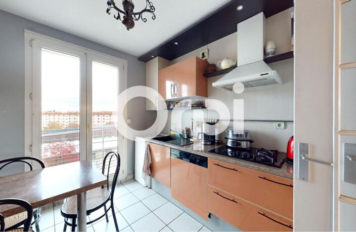 NOUVEAU PRIX – BRON CENTRE – T5 DE 111 M² – BALCON-TERRASSE PLEIN SUD — photo 5