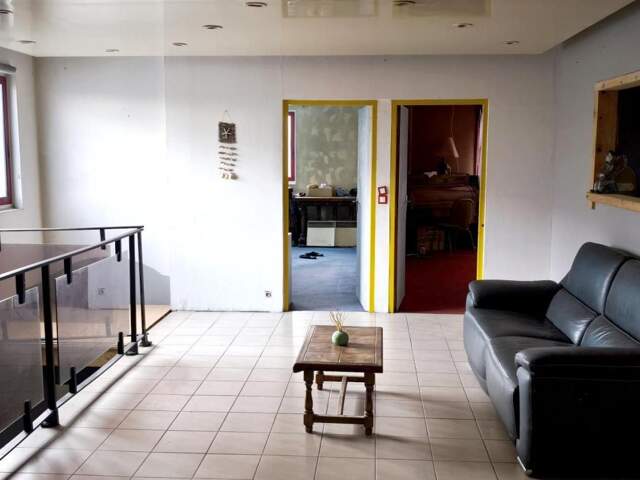 Appartement À Vendre — photo du bien