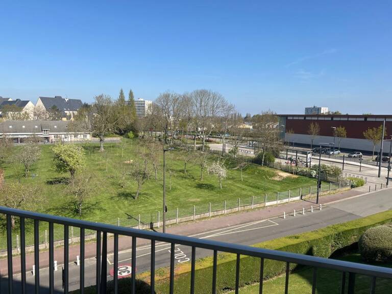 Appartement lumineux de 79m² À Vendre — photo 1