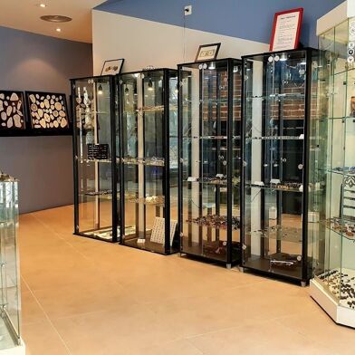 Commerce  192000 €