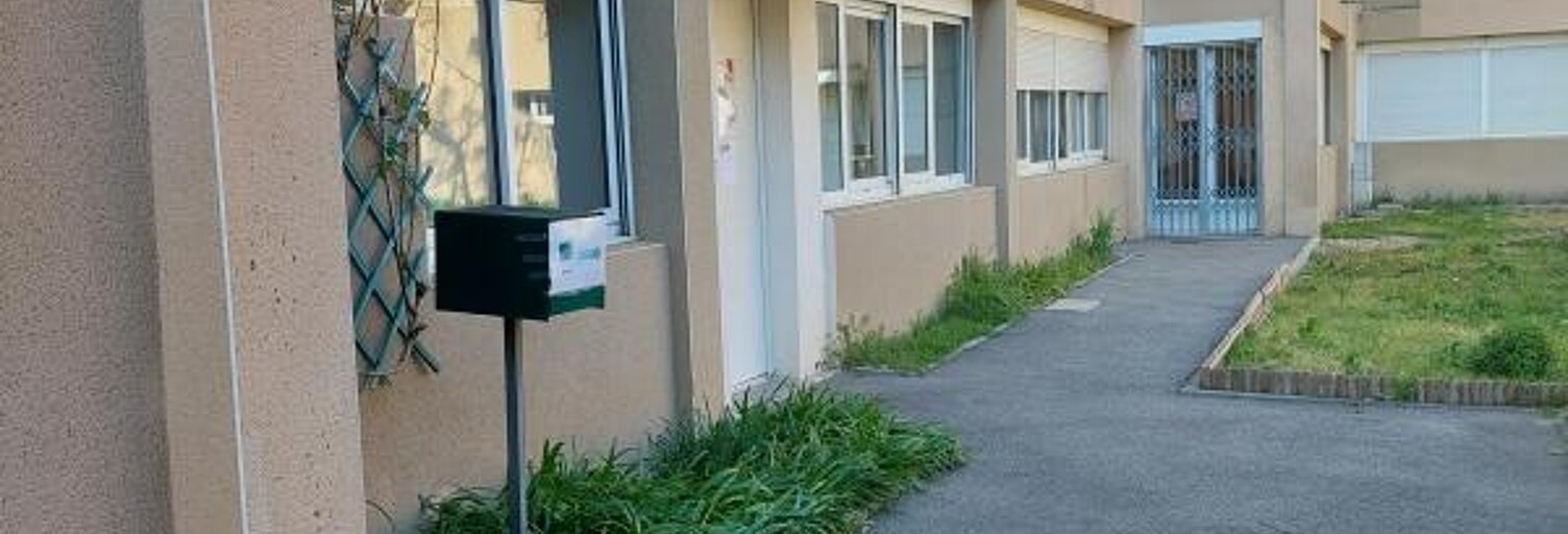 Commerce  151 m² à louer à L'Isle-sur-la-Sorgue (84800)