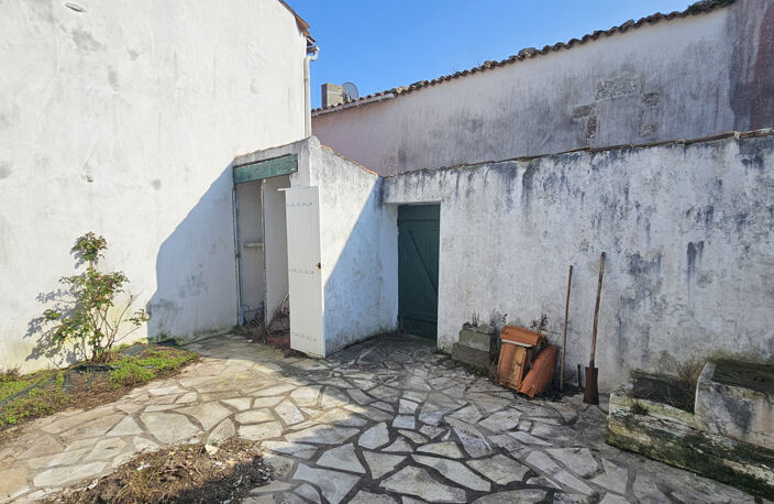 Maison de Charme à Rénover avec Potentiel Exceptionnel à Ars — photo 4