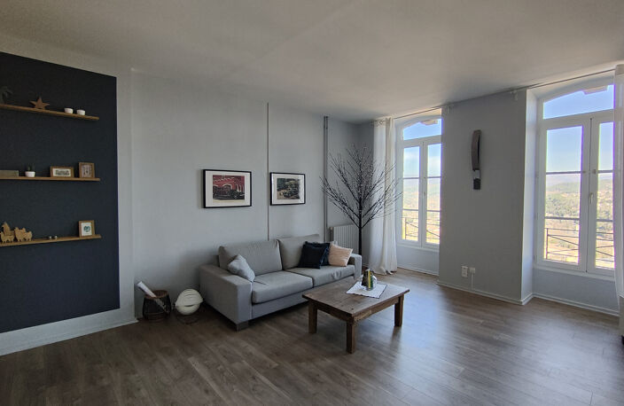 BEL APPARTEMENT BOURGEOIS CENTRE VILLE AUBENAS — photo 2