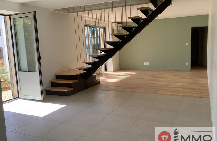 Maison style charentaise à Saint Laurent de la prée — photo 3