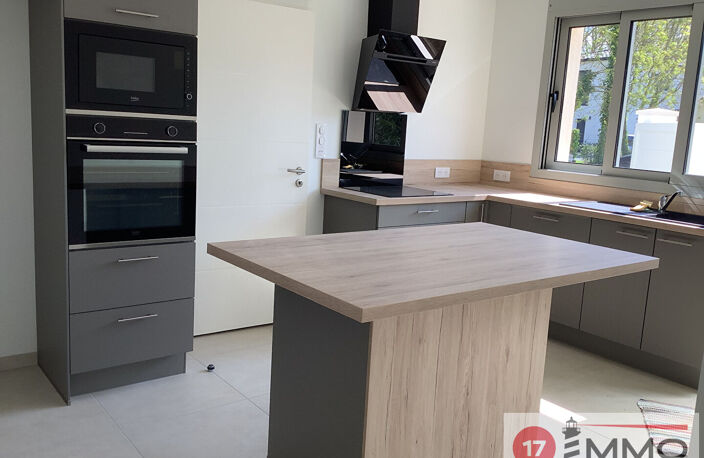Maison style charentaise à Saint Laurent de la prée — photo 4