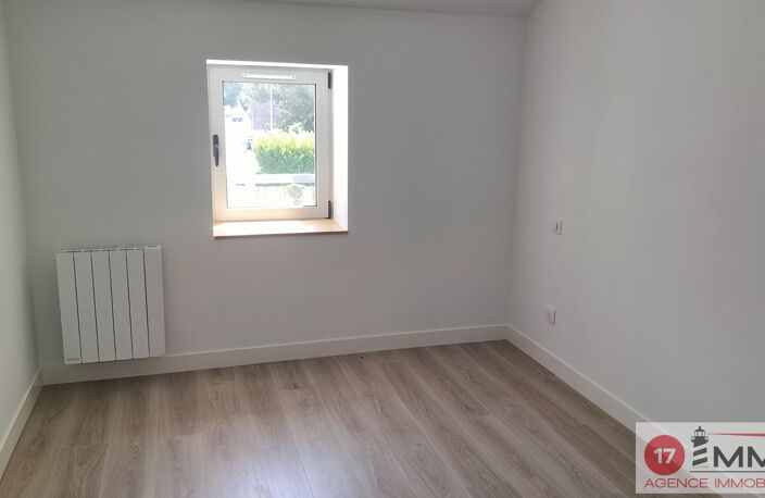 Maison style charentaise à Saint Laurent de la prée — photo 5