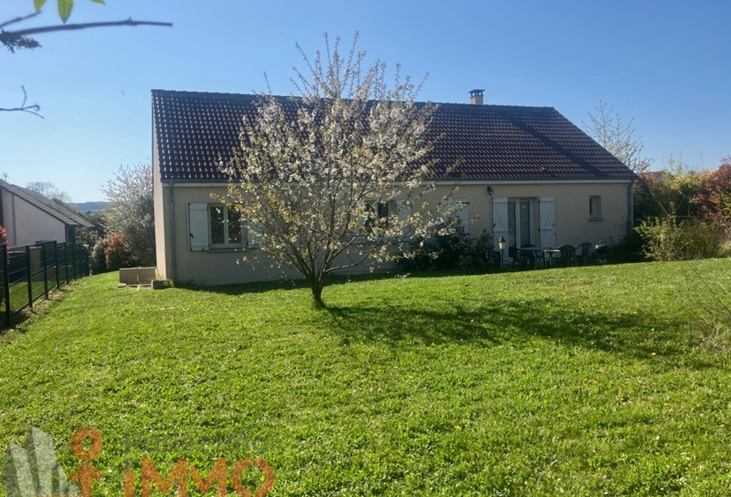 Villa — photo 1