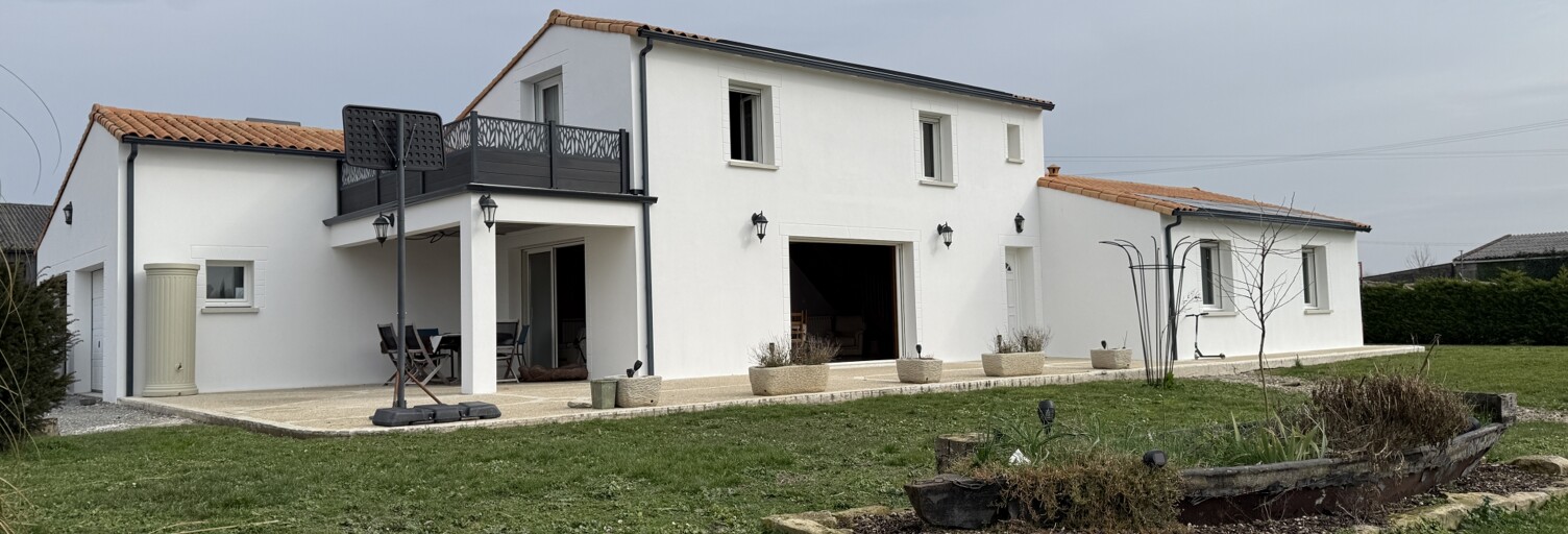 Maison 7 Pièces 158 m² à vendre à Saint-Hilaire-la-Palud (79210)
