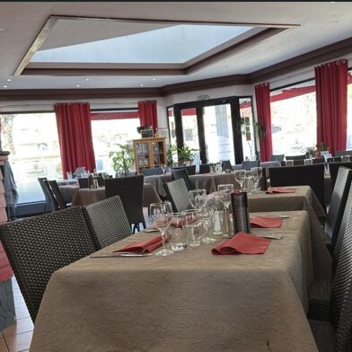 Commerce  121000 €