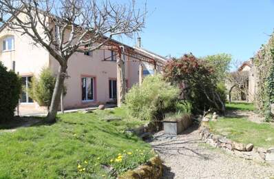 Loft de 200 m² sur 1 097 m² de terrain entièrement clos de murs avec dépendances — photo du bien