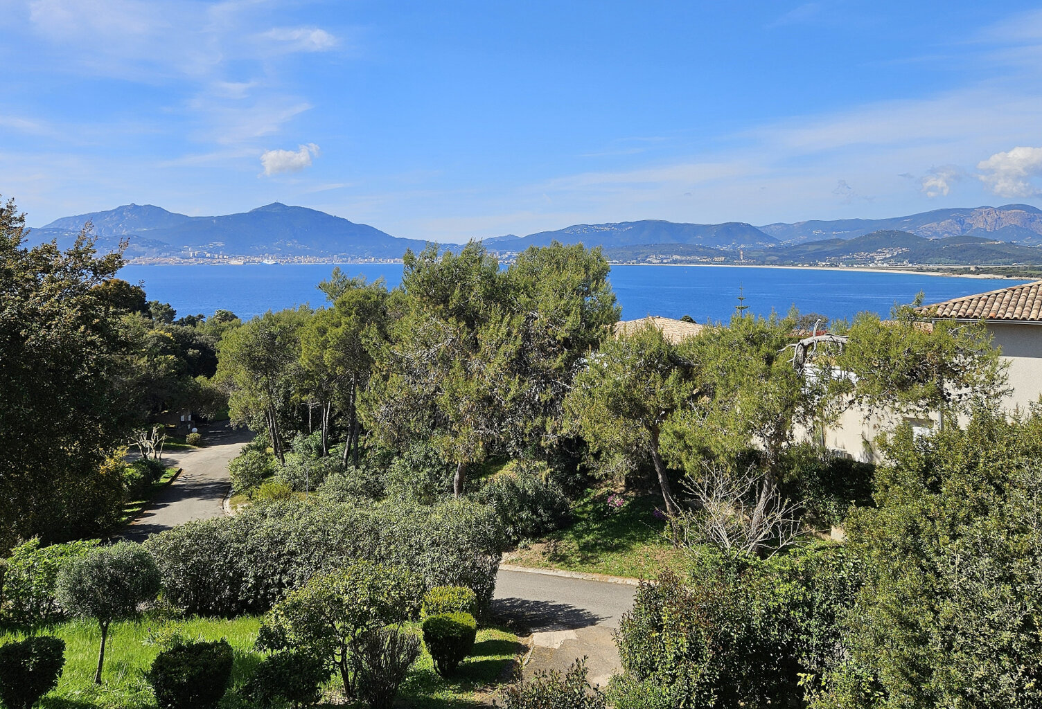 PORTICCIO Villa F4 vue mer proche centre et plage — photo 1