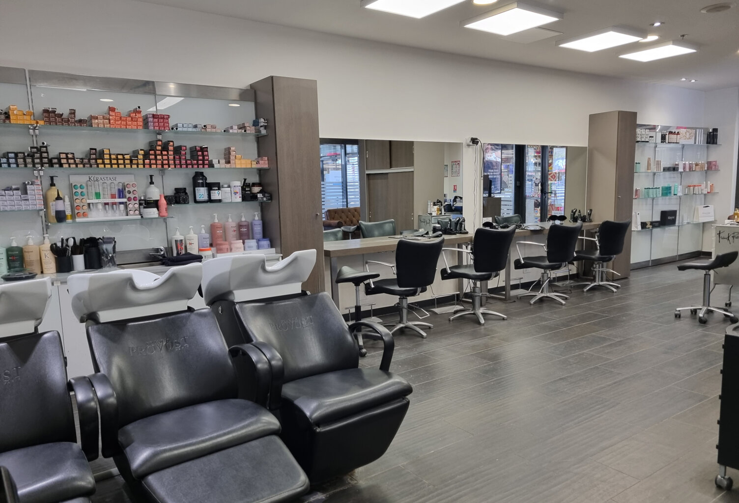 Fonds de commerce salon de coiffure — photo 1