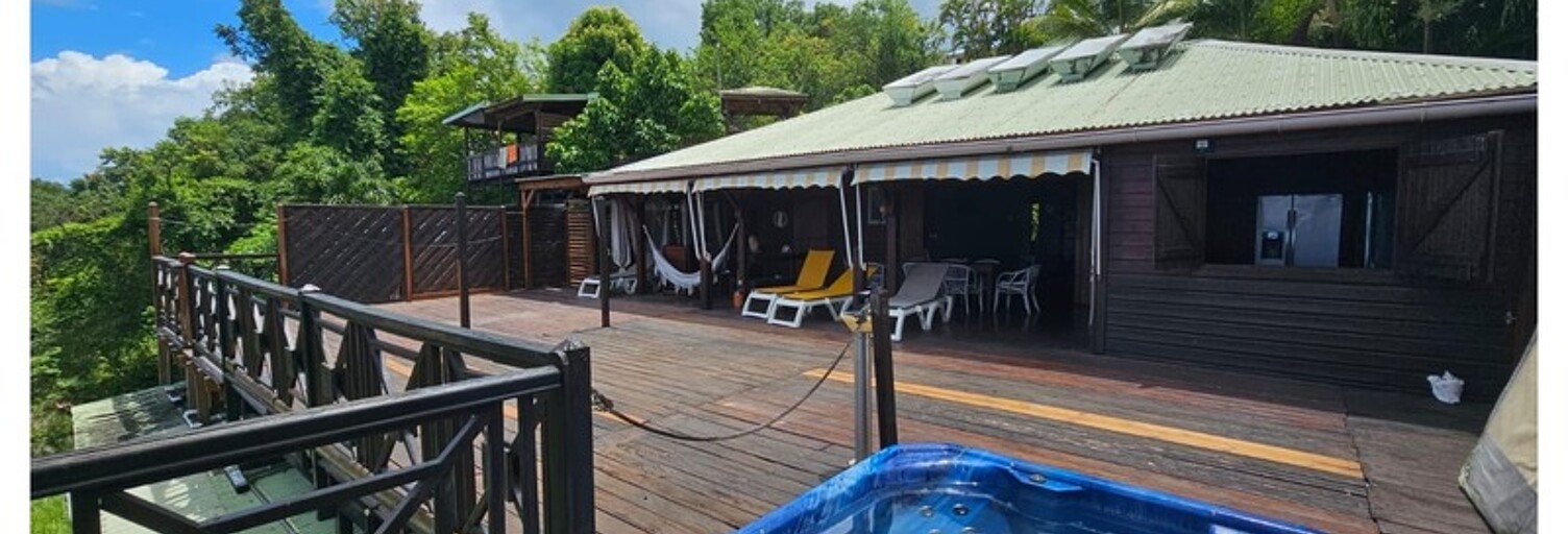 Maison 10 Pièces 182 m² à vendre à Deshaies (97126)