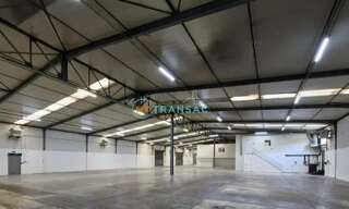 Local industriel  2380 m² à louer à Morangis (91420)