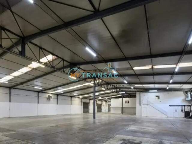 Morangis A LOUER Bâtiment indépendant 2 380m² — photo du bien
