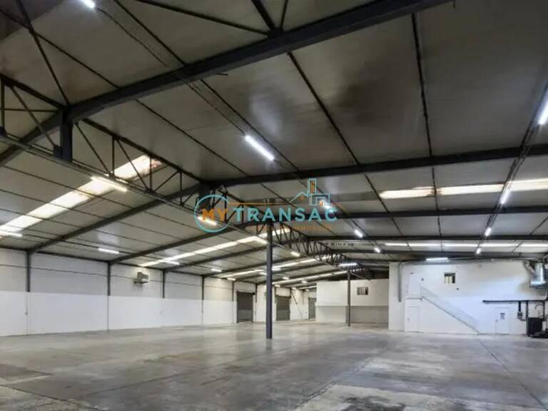 Morangis A LOUER Bâtiment indépendant 2 380m² — photo 1