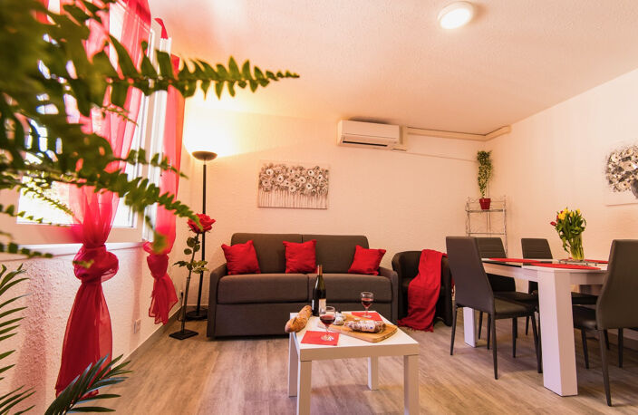 07 VALS LES BAINS - IMMEUBLE DE RAPPORT — photo 2
