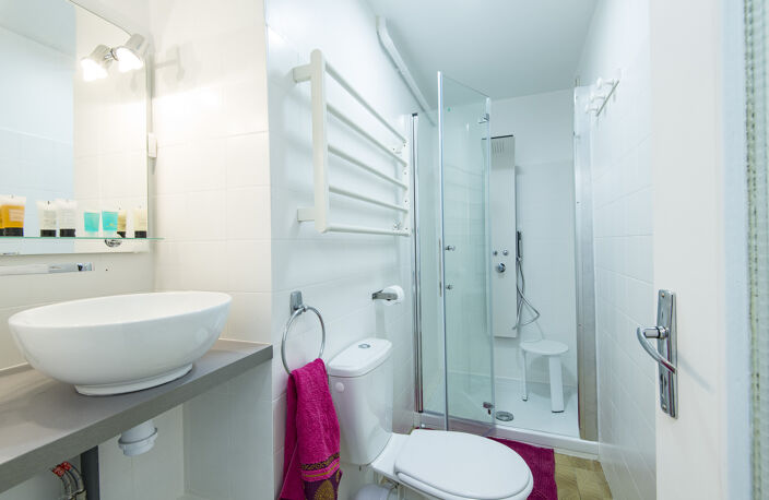 07 VALS LES BAINS - IMMEUBLE DE RAPPORT — photo 4