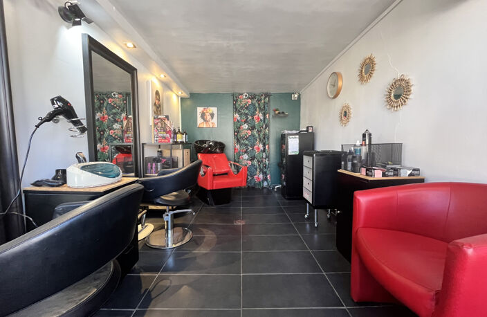 CESSION FOND DE COMMERCE SALON DE COIFFURE LES AUBES — photo 2