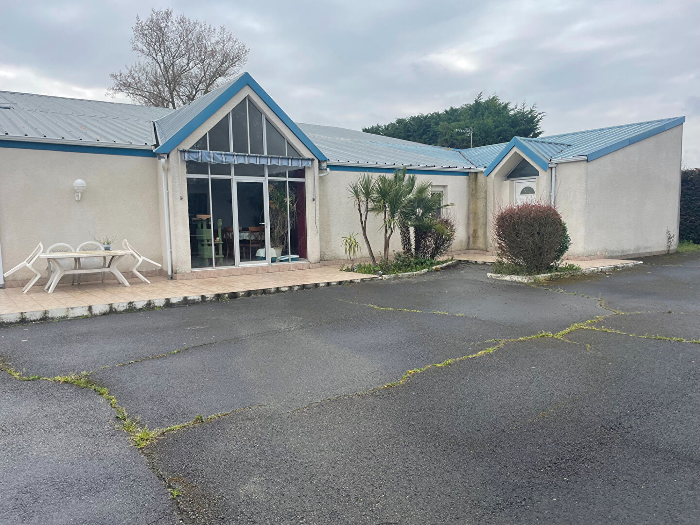 Local commercial  T4 à vendre Lons 64140