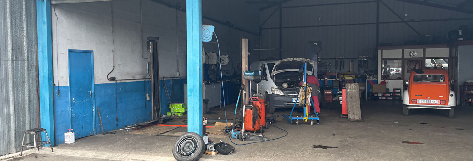 Commerce 4 Pièces 434 m² à vendre à Lons (64140)