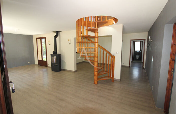 Maison 5 chambres et terrain à Négrepelisse, secteur boisé et verdoyant — photo 3