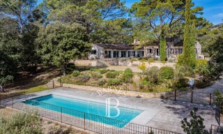Maison 9 Pièces 250 m² à vendre à Lourmarin (84160)