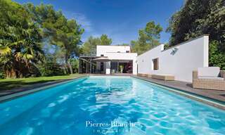Maison 5 Pièces 197 m² à vendre à Nîmes (30000)