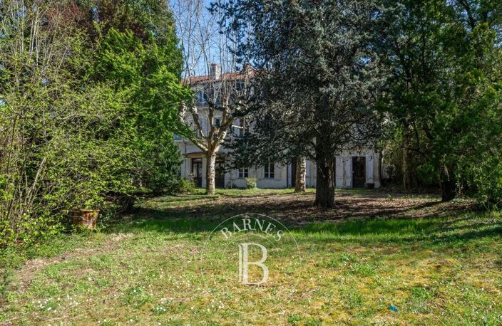 Lyon 5 - Centre  Point du jour - Maison bourgeoise de 352 m² - 8 chambres - Terrain 1 330 m² — photo 3