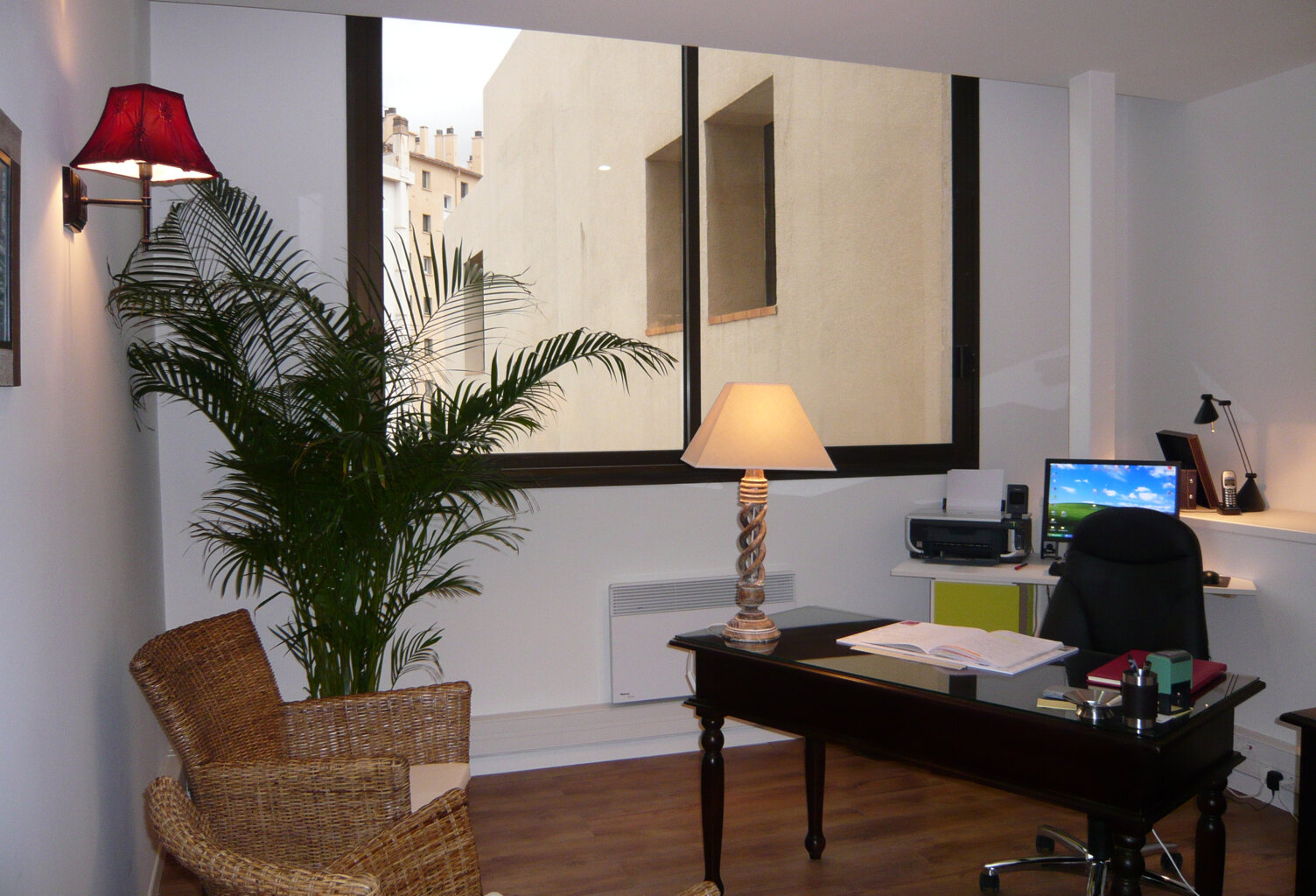 TOULON Est Champs de Mars. Bureaux climatisés , accessibles — photo 1